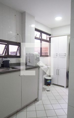 Apartamento para alugar com 80m², 2 quartos e 2 vagas Apartamento para alugar com 80m², 2 quartos e 2 vagasCozinha e Área de Serviço