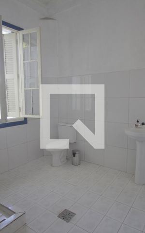 Casa à venda com 184m², 5 quartos e 2 vagasBanheiro