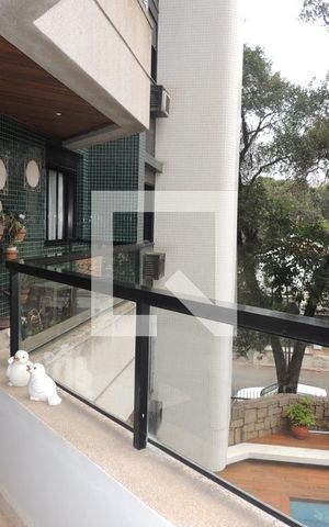 Apartamento à venda com 172m², 4 quartos e 3 vagasVaranda