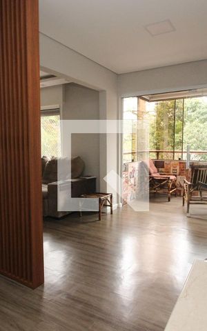 Apartamento à venda com 127m², 3 quartos e 2 vagas Apartamento à venda com 127m², 3 quartos e 2 vagasSala
