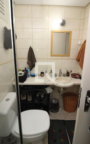 Apartamento à venda com 127m², 3 quartos e 2 vagas Apartamento à venda com 127m², 3 quartos e 2 vagasBanheiro 1
