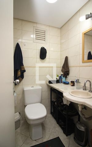 Apartamento à venda com 127m², 3 quartos e 2 vagas Apartamento à venda com 127m², 3 quartos e 2 vagasBanheiro 1