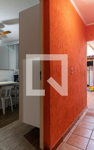 Casa à venda com 240m², 3 quartos e 2 vagasCorredor 