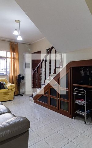 Casa à venda com 240m², 3 quartos e 2 vagasSala 2