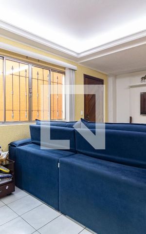 Casa à venda com 240m², 3 quartos e 2 vagasSala 1