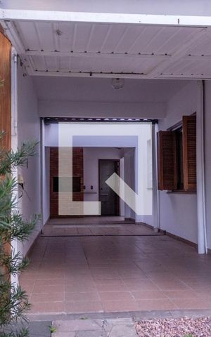 Casa à venda com 225m², 3 quartos e 3 vagas Casa à venda com 225m², 3 quartos e 3 vagasGaragem