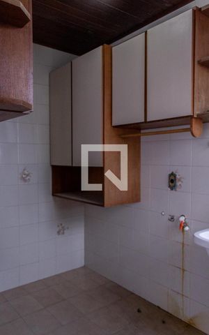 Casa à venda com 225m², 3 quartos e 3 vagas Casa à venda com 225m², 3 quartos e 3 vagasCozinha