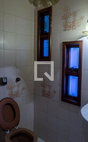 Casa à venda com 225m², 3 quartos e 3 vagas Casa à venda com 225m², 3 quartos e 3 vagasLavabo