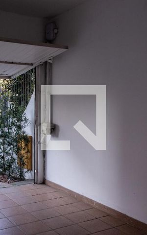 Casa à venda com 225m², 3 quartos e 3 vagas Casa à venda com 225m², 3 quartos e 3 vagasGaragem