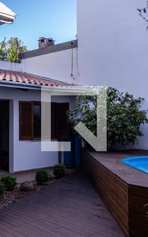 Casa à venda com 225m², 3 quartos e 3 vagas Casa à venda com 225m², 3 quartos e 3 vagasÁrea Externa