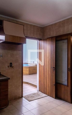 Casa à venda com 225m², 3 quartos e 3 vagas Casa à venda com 225m², 3 quartos e 3 vagasCozinha