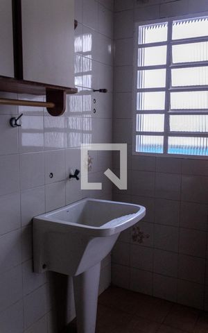 Casa à venda com 225m², 3 quartos e 3 vagas Casa à venda com 225m², 3 quartos e 3 vagasÁrea de Serviço