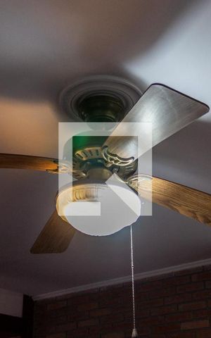 Casa à venda com 225m², 3 quartos e 3 vagas Casa à venda com 225m², 3 quartos e 3 vagasSala
