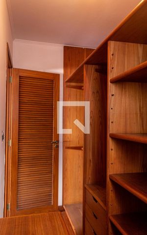 Casa à venda com 225m², 3 quartos e 3 vagas Casa à venda com 225m², 3 quartos e 3 vagasCloset do Quarto 3