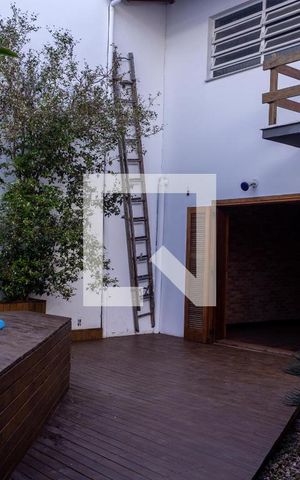 Casa à venda com 225m², 3 quartos e 3 vagas Casa à venda com 225m², 3 quartos e 3 vagasÁrea Externa