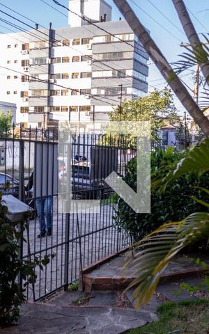 Casa à venda com 225m², 3 quartos e 3 vagas Casa à venda com 225m², 3 quartos e 3 vagasÁrea Externa