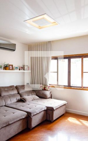 Casa à venda com 188m², 3 quartos e 4 vagas Casa à venda com 188m², 3 quartos e 4 vagasSala