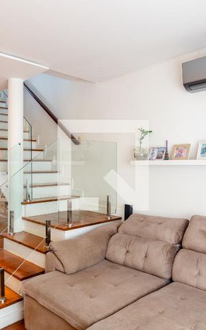 Casa à venda com 188m², 3 quartos e 4 vagas Casa à venda com 188m², 3 quartos e 4 vagasSala