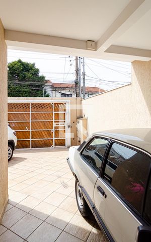 Casa à venda com 188m², 3 quartos e 4 vagas Casa à venda com 188m², 3 quartos e 4 vagasGaragem