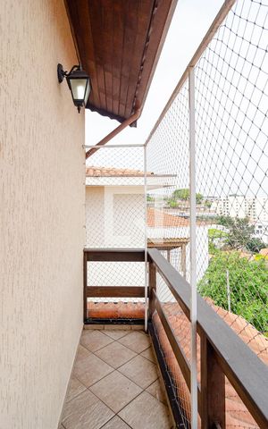 Casa à venda com 188m², 3 quartos e 4 vagas Casa à venda com 188m², 3 quartos e 4 vagasVaranda da Suíte 2
