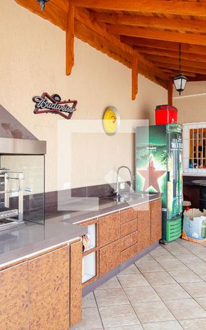 Casa à venda com 188m², 3 quartos e 4 vagas Casa à venda com 188m², 3 quartos e 4 vagasChurrasqueira
