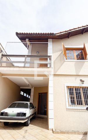 Casa à venda com 188m², 3 quartos e 4 vagas Casa à venda com 188m², 3 quartos e 4 vagasGaragem