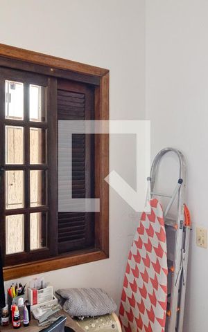 Casa à venda com 188m², 3 quartos e 4 vagas Casa à venda com 188m², 3 quartos e 4 vagasEscritório