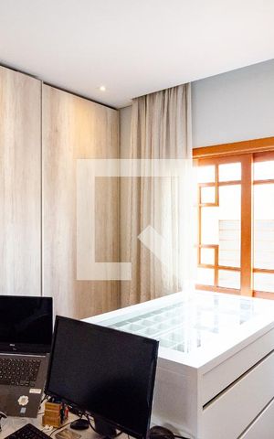Casa à venda com 188m², 3 quartos e 4 vagas Casa à venda com 188m², 3 quartos e 4 vagasCloset da Suíte 1