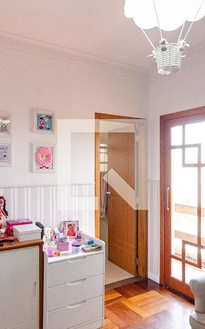 Casa à venda com 188m², 3 quartos e 4 vagas Casa à venda com 188m², 3 quartos e 4 vagasSuíte 2