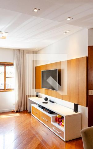 Casa à venda com 188m², 3 quartos e 4 vagas Casa à venda com 188m², 3 quartos e 4 vagasSala