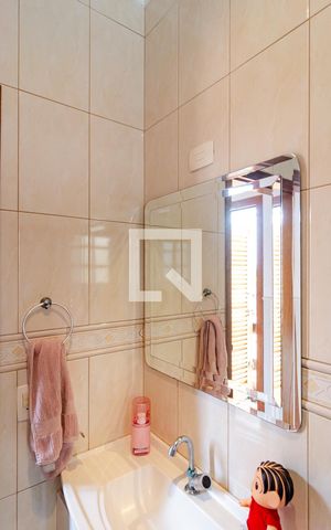 Casa à venda com 188m², 3 quartos e 4 vagas Casa à venda com 188m², 3 quartos e 4 vagasBanheiro da Suíte 2