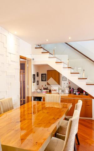 Casa à venda com 188m², 3 quartos e 4 vagas Casa à venda com 188m², 3 quartos e 4 vagasSala