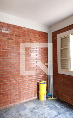 Casa para alugar com 268m², 8 quartos e 2 vagasQuarto de Serviço