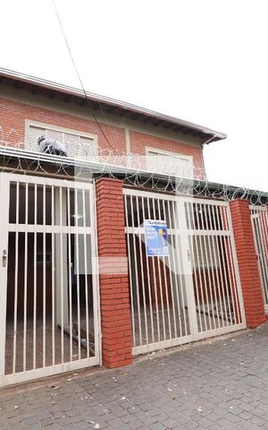 Casa para alugar com 268m², 8 quartos e 2 vagasFachada