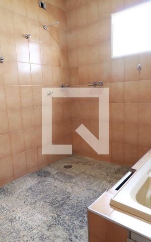 Casa para alugar com 268m², 8 quartos e 2 vagasBanheiro da Suíte