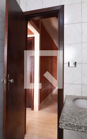 Casa para alugar com 268m², 8 quartos e 2 vagasBanheiro Social