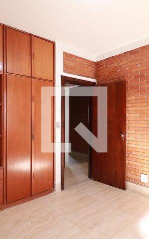 Casa para alugar com 268m², 8 quartos e 2 vagasQuarto 5