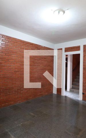 Casa para alugar com 268m², 8 quartos e 2 vagasQuarto 1
