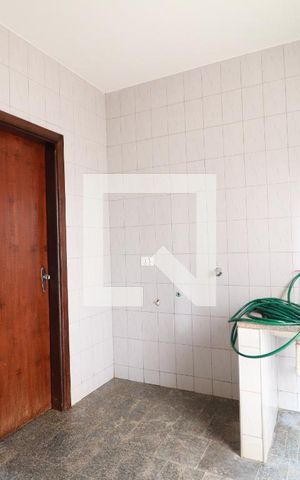 Casa para alugar com 268m², 8 quartos e 2 vagasLavanderia