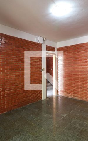 Casa para alugar com 268m², 8 quartos e 2 vagasQuarto 2