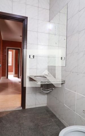 Casa para alugar com 268m², 8 quartos e 2 vagasBanheiro Social