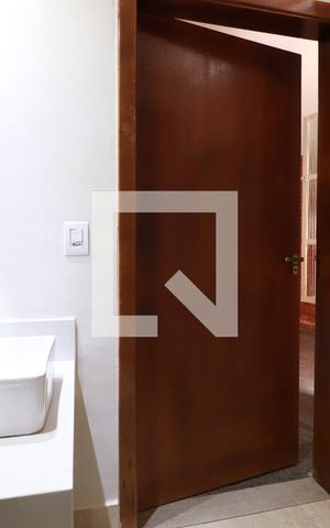 Casa para alugar com 268m², 8 quartos e 2 vagasLavabo