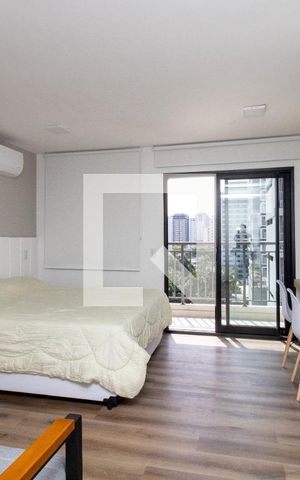 Studio à venda com 34m², 1 quarto e sem vaga Studio à venda com 34m², 1 quarto e sem vagaSala- panorâmica