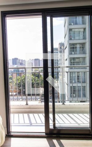 Studio à venda com 34m², 1 quarto e sem vaga Studio à venda com 34m², 1 quarto e sem vagaSala- terraço com vidros à prova de ruído
