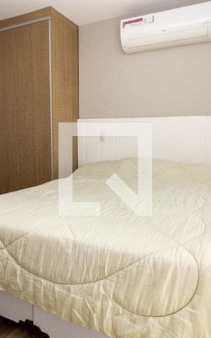 Studio à venda com 34m², 1 quarto e sem vaga Studio à venda com 34m², 1 quarto e sem vagaQuarto- cama de casal e ar condicionado