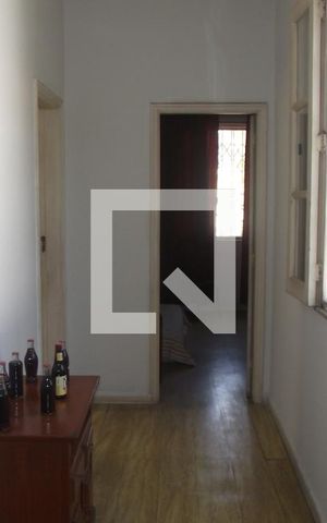 Casa à venda com 254m², 4 quartos e 2 vagasBanheiro 1