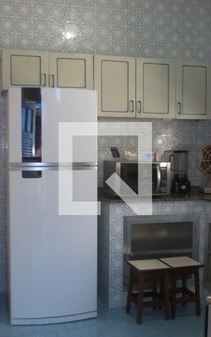 Casa à venda com 254m², 4 quartos e 2 vagasCozinha 