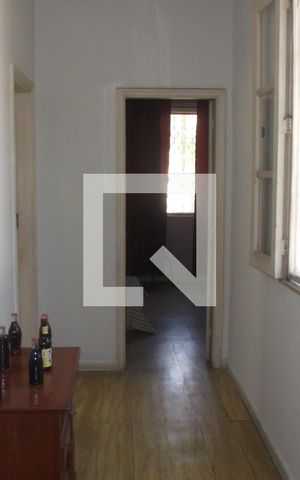 Casa à venda com 254m², 4 quartos e 2 vagasBanheiro 1