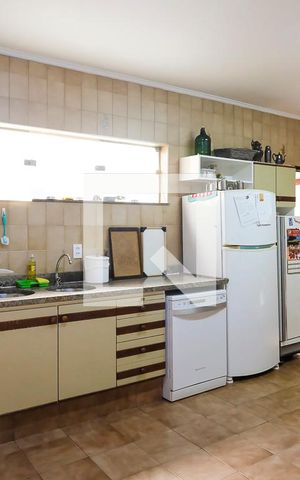 Casa à venda com 300m², 3 quartos e 3 vagasCozinha