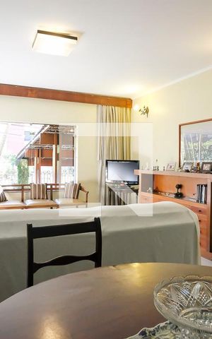 Casa à venda com 300m², 3 quartos e 3 vagasSala